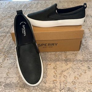 Women’s Sperry Crest Leather Palm Embossed Slip On Sneaker Size 9